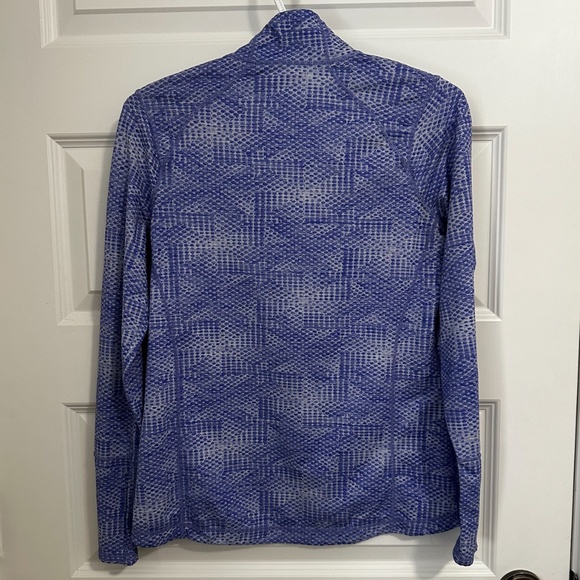 Kirkland blue half zip baselayer or midlayer size small - Picture 3 of 3